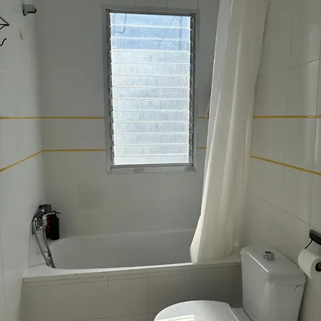 Bonito Around The Center アパート